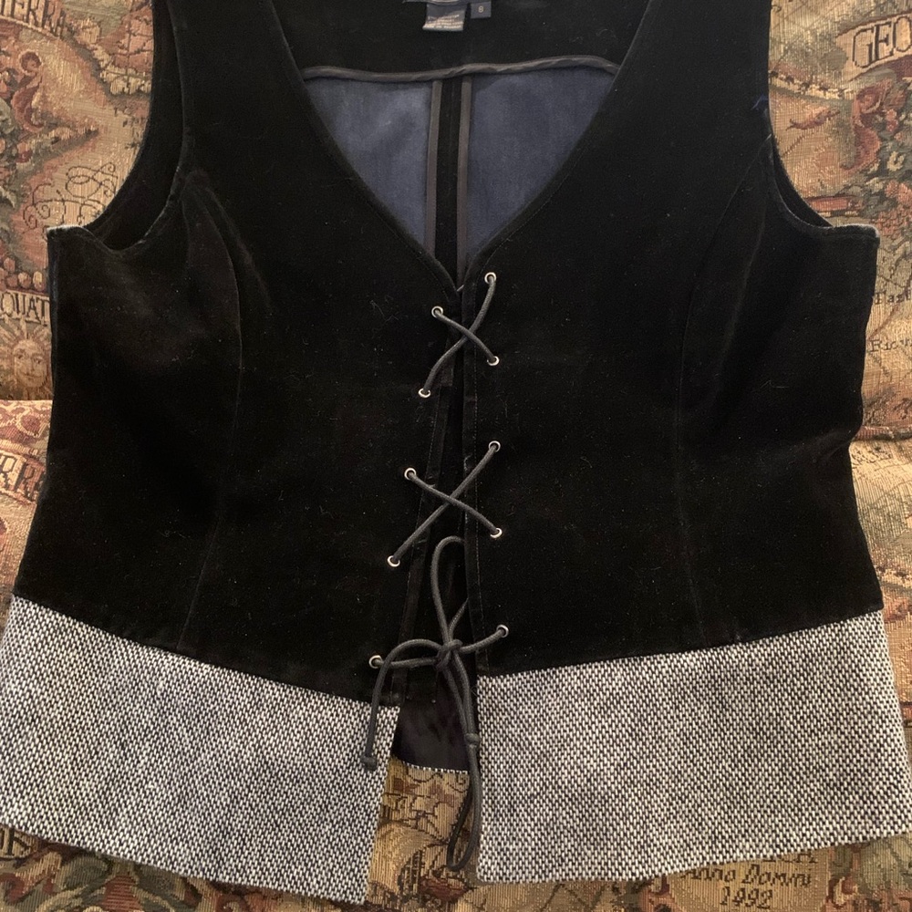 British Khaki Black and White Textured lace up Vest and Skirt - size 8